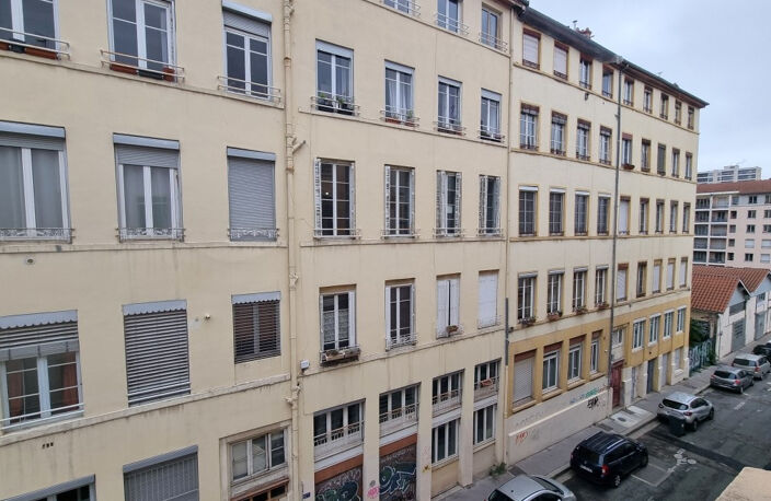 VENTE LYON 69001 - CANUT DE TYPE T3 DE 64M2 A POTENTIEL A 3MN A PIED  PLACE CROIX ROUSSE — photo 5