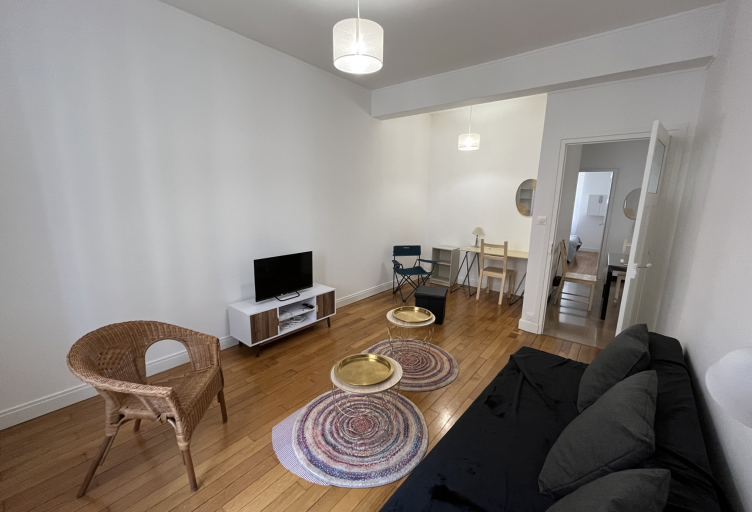 LOCATION - Appartement 4 pièces de 68,30m2, avec 2 chambres et un balconnet, situé au 1er étage à Lyon 6e (Mas — photo 1