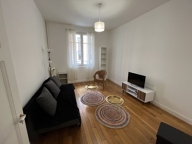 LOCATION - Appartement 4 pièces de 68,30m2, avec 2 chambres et un balconnet, situé au 1er étage à Lyon 6e (Mas — photo 2