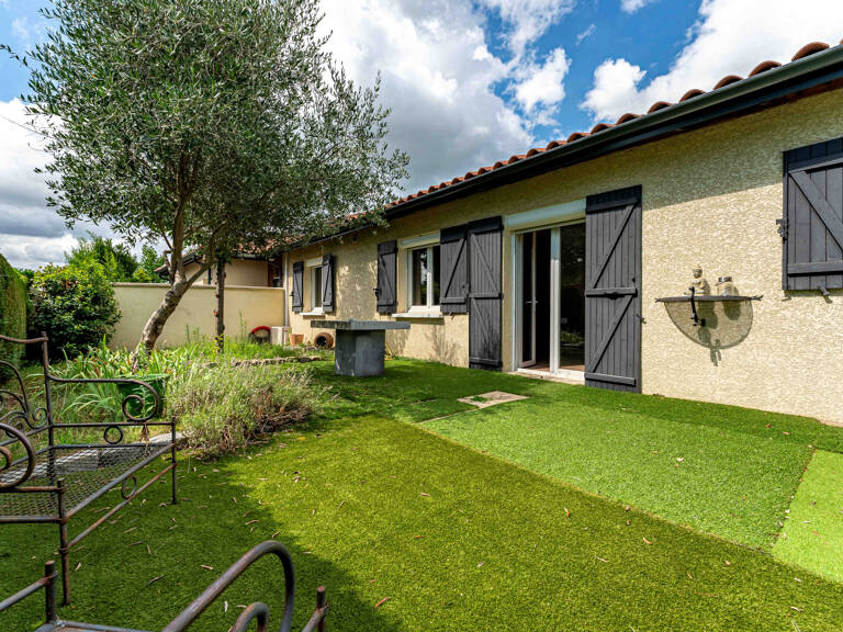 LOCATION MEUBLEE - Maison plain pied de 63,5m2 à La-Tour-De-Salvagny. — photo 1