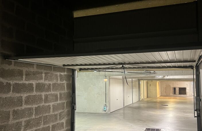 Vente Garage 14 m&sup2; — photo 3