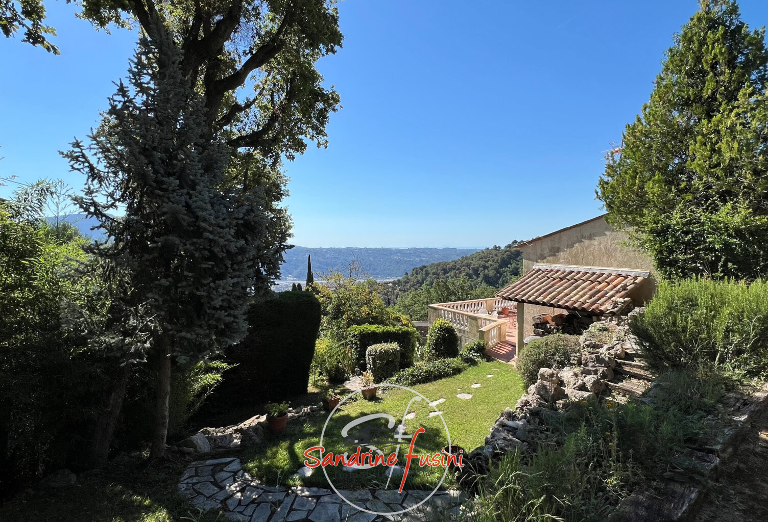 Carros Village villa de 4 pièces avec piscine et terrain att — photo 1