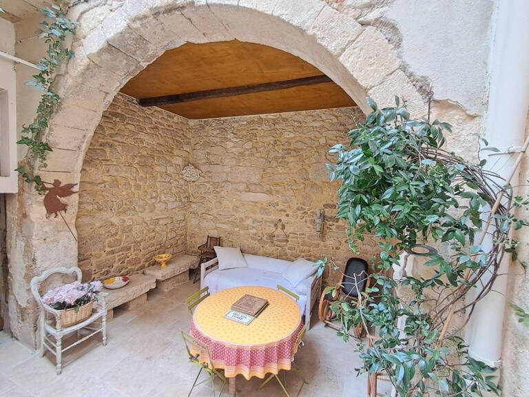 A VENDRE- CHARMANTE MAISON DE VILLE AVEC GARAGE ET JOLI PATIO -SOMMIERES — photo 1