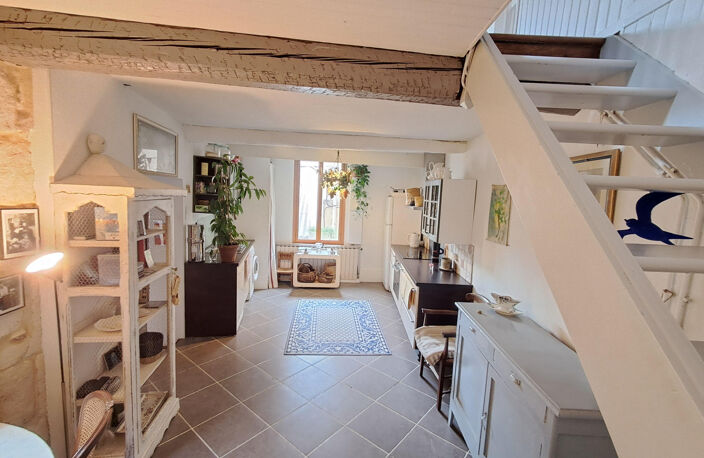 A VENDRE- CHARMANTE MAISON DE VILLE AVEC GARAGE ET JOLI PATIO -SOMMIERES — photo 3