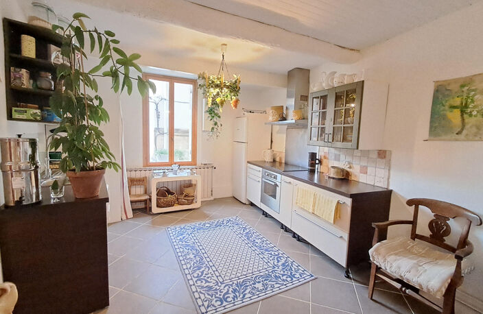 A VENDRE- CHARMANTE MAISON DE VILLE AVEC GARAGE ET JOLI PATIO -SOMMIERES — photo 4