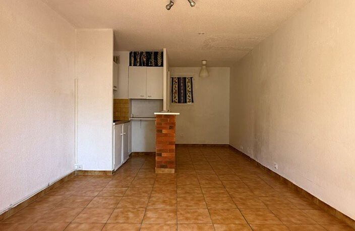 LA LONDE - STUDIO de 19.75 m2 en REZ-DE-JARDIN — photo 5