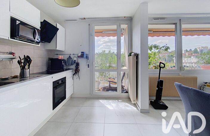 Location Appartement 4 pièces — photo 2