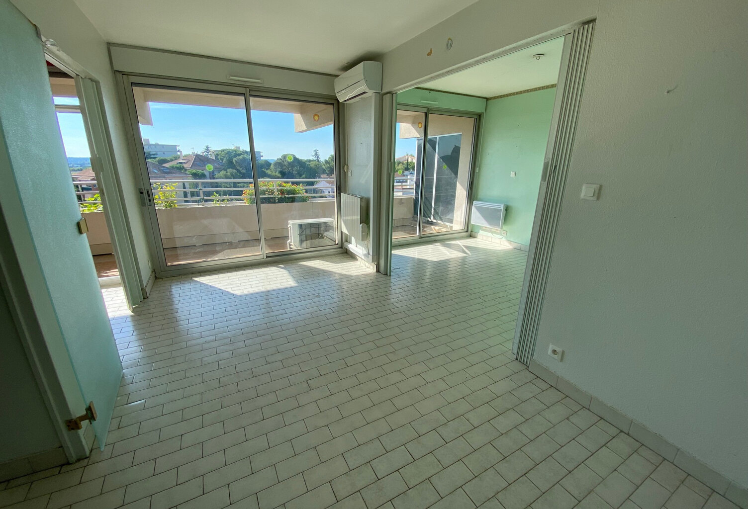 Appartement T2 avec terrasse 16m2 et garage — photo 1