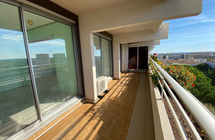 Appartement T2 avec terrasse 16m2 et garage — photo 2