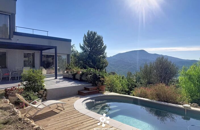 Carros - Les plans - Maison d’architecte avec piscine et terrain de 3000 m2 — photo 2
