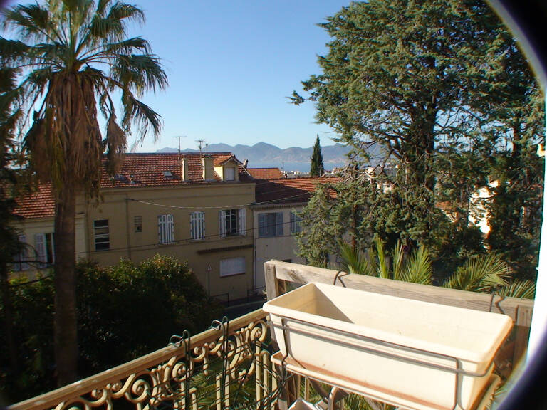 APPARTEMENT 3 PIECES AVENUE DE GRASSE — photo 1