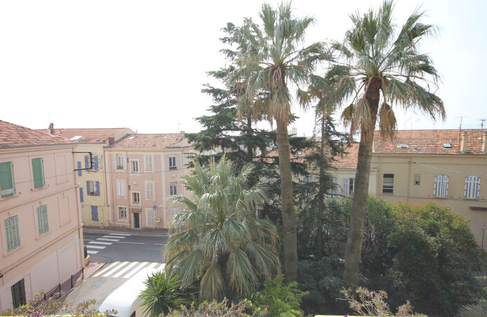 APPARTEMENT 3 PIECES AVENUE DE GRASSE — photo 2