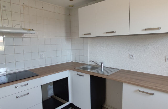 T3 Duplex 56m2 rénové, quartier Palais Carcassonne — photo 3