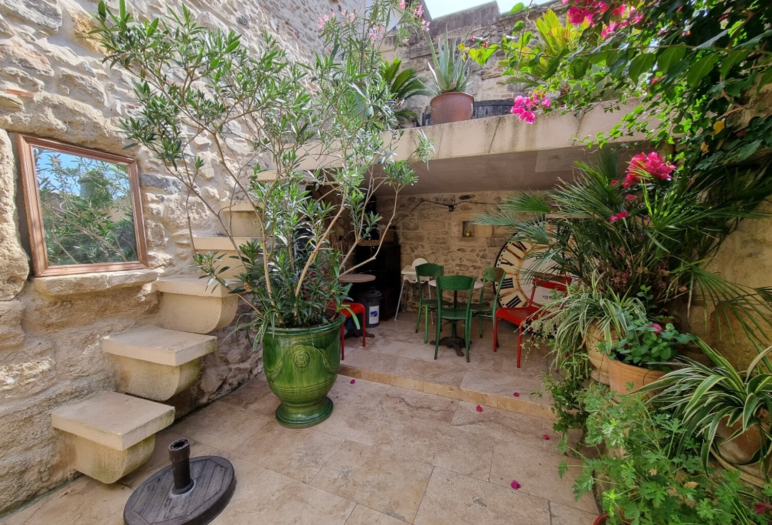 Aigues-Mortes maison intra-muros P4. — photo 1