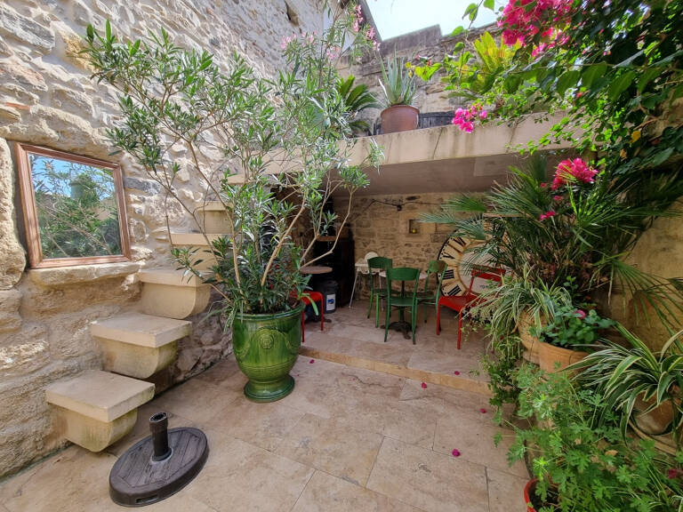 Aigues-Mortes maison intra-muros P4. — photo 1