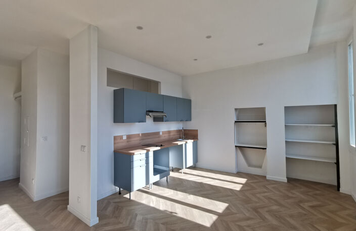 Rue Pierre Dupré - T1 40 m2 - refait à NEUF - 3 ème étage — photo 2