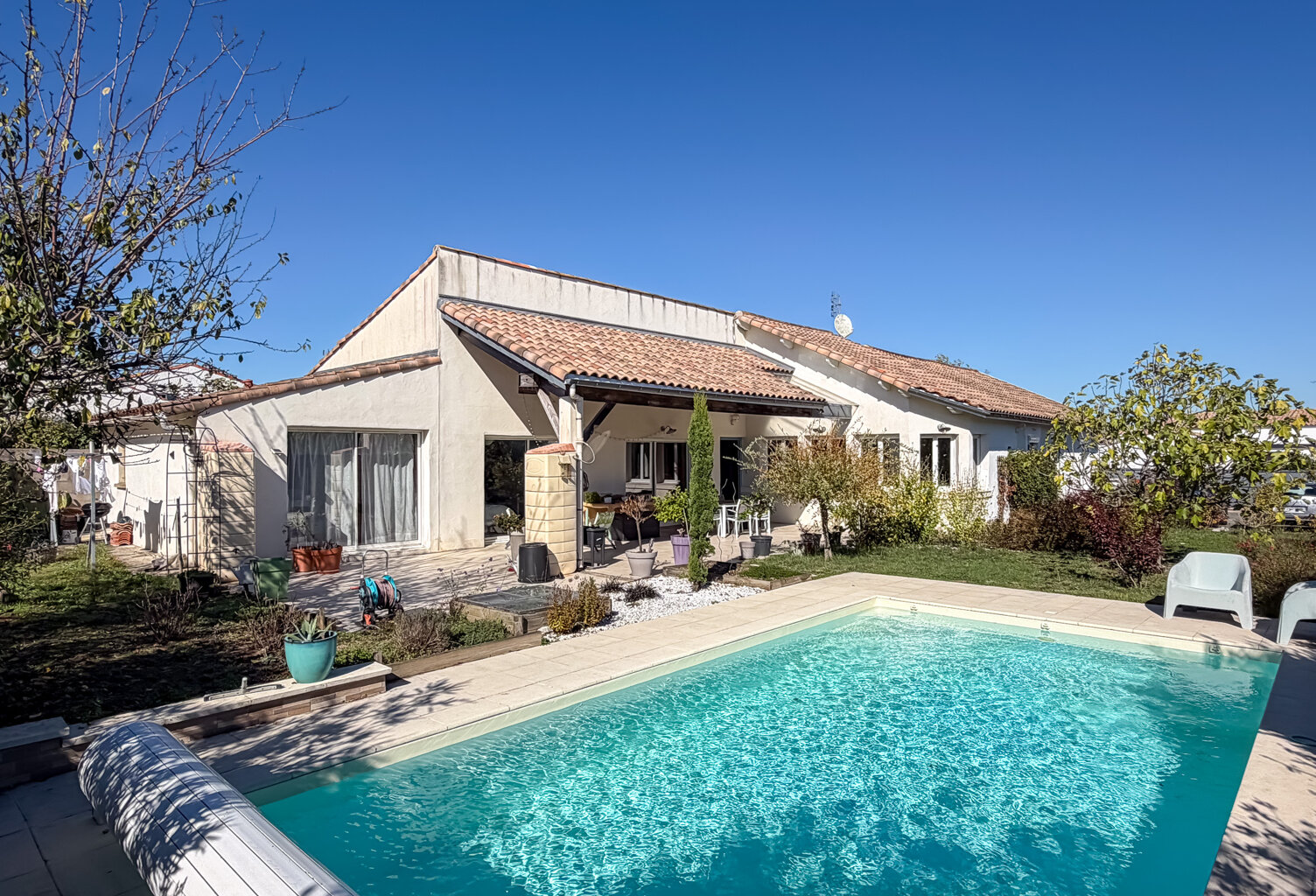 LA FAMILIALE — photo 1