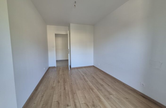 SAINT MARTIN D'HERES appartement de type 4 dans belle résidence — photo 4