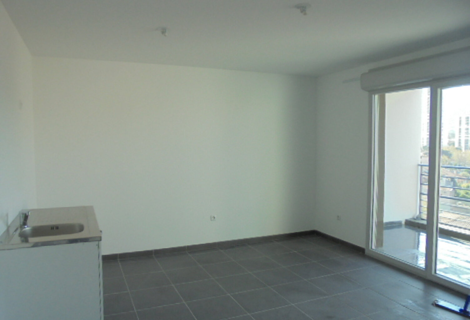 Appartement Marseille 3 pièce(s) 58.78 m2 + terrasse + place de parking — photo 1