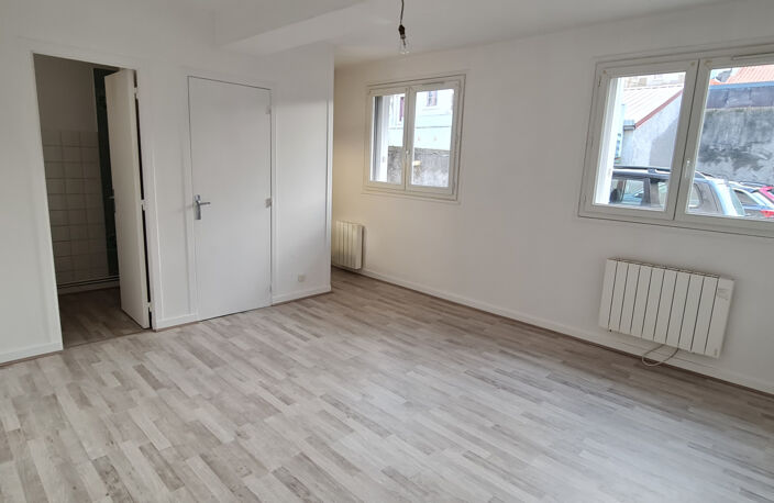 STUDIO QUARTIER SALIN REFAIT A NEUF — photo 2