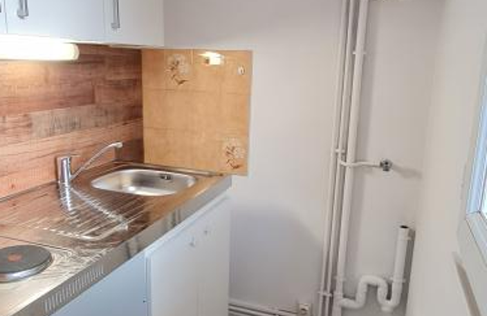 STUDIO QUARTIER SALIN REFAIT A NEUF — photo 3
