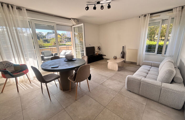 Superbe T2 meublé avec terrasse, piscine et garage à louer à — photo 2