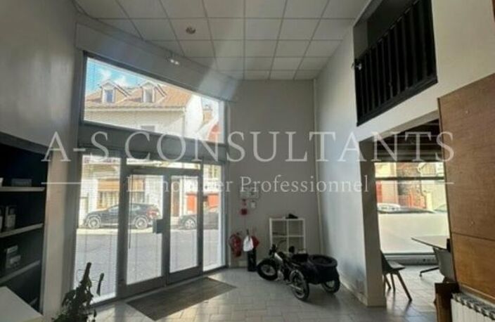 LOCAL COMMERCIAL à louer — photo 2