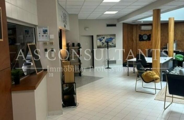 LOCAL COMMERCIAL à louer — photo 3