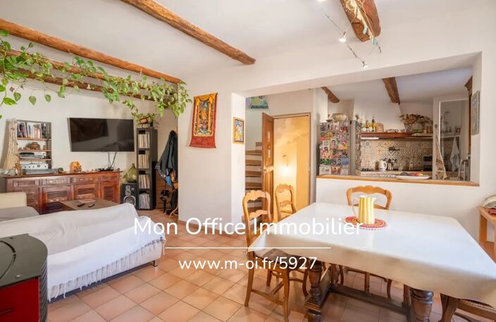 Référence : 7409-SKA - Maison de village avec une terrasse, deux garages et deux caves — photo 2