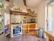Référence : 7409-SKA - Maison de village avec une terrasse, deux garages et deux caves — photo 3