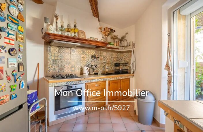 Référence : 7409-SKA - Maison de village avec une terrasse, deux garages et deux caves — photo 3