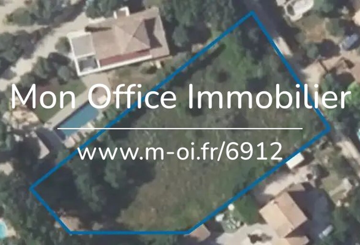 Référence : 6912-MCO. - Exclusivité Terrain plat viabilisé d'une surface de 2000m2 possibilité de détacher deux terrains  1000 m Seillons-Source d'Argens — photo 1