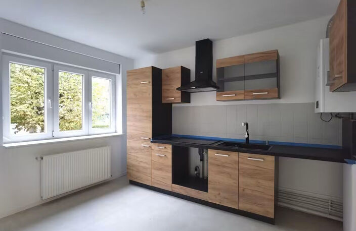 VALDOIE - T3 entièrement rénové avec garage, parking, cave et balcon — photo 2