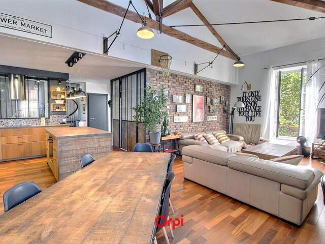 Appartement À Vendre — photo du bien