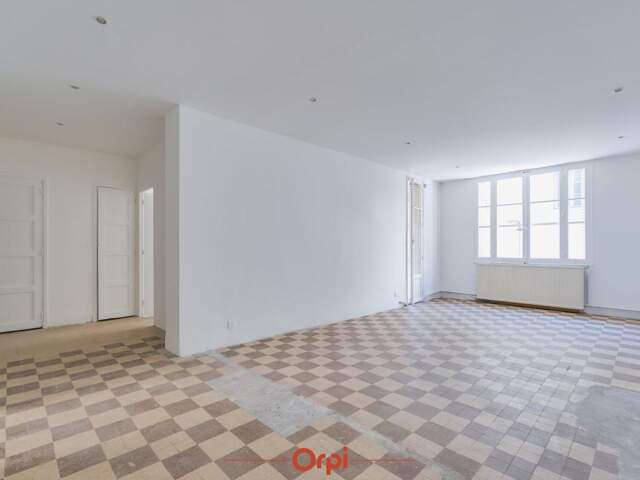 Appartement À Vendre — photo du bien