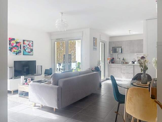 Appartement À Vendre — photo du bien