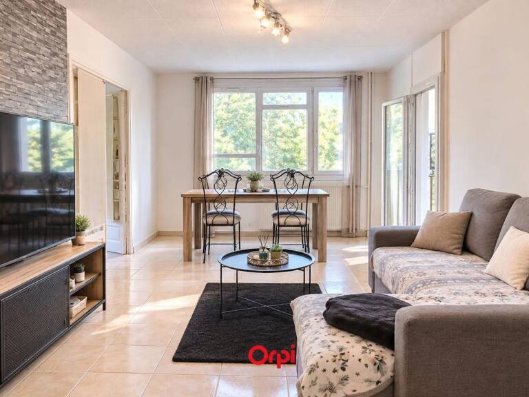EN VENTE - GRAND APPARTEMENT T3 - LUMINEUX - VUE DÉGAGÉE - PARKING - PISCINE - — photo 1