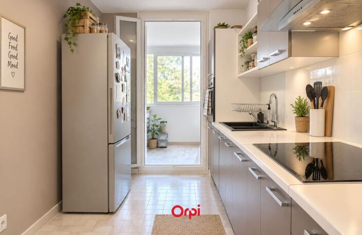 EN VENTE - GRAND APPARTEMENT T3 - LUMINEUX - VUE DÉGAGÉE - PARKING - PISCINE - — photo 2