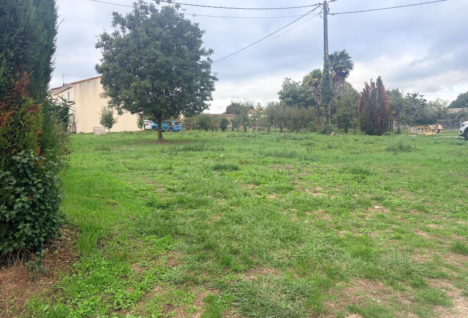 SAINT-CÉSAIRE – BEAU TERRAIN VIABILISÉ DE 625 m² — photo 1
