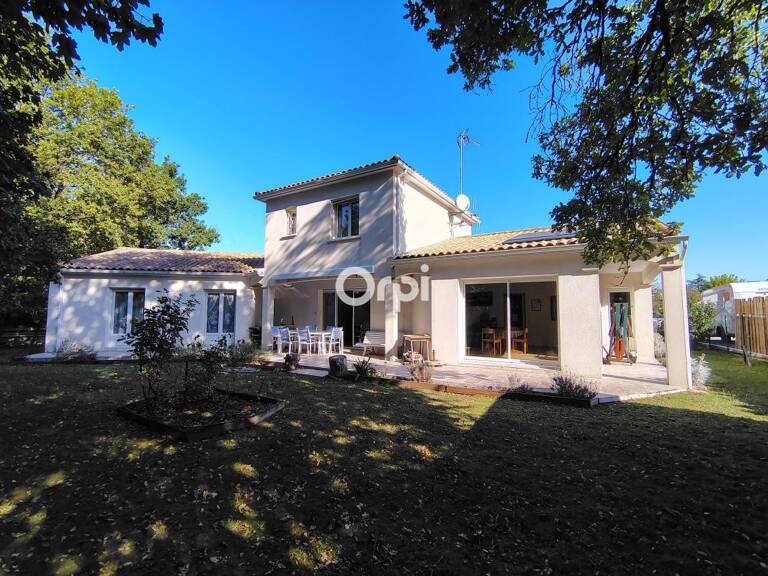 Breuillet – Maison familiale de 186 m² sur terrain de 1 000 m² — photo 1