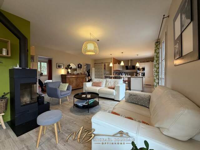 Maison familiale de 125 m² avec 5 chambres, grand sous-sol et deux terrasses – Brette-les-Pins — photo du bien