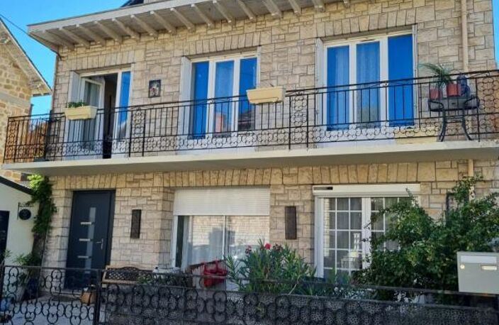 Brive Proche centre ville - Maison composée de 2 logements — photo 2