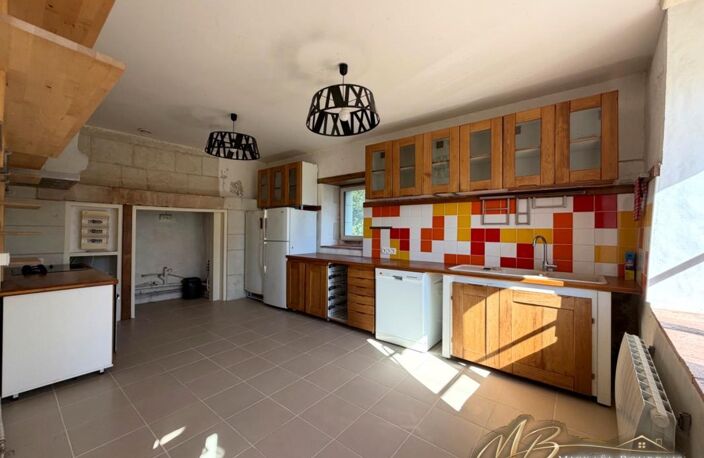 CHALONNES-SOUS-LE-LUDE – PROPRIÉTÉ DE CHARME AVEC DEUX HABITATIONS, GRANGE ET PARC ARBORÉ — photo 5