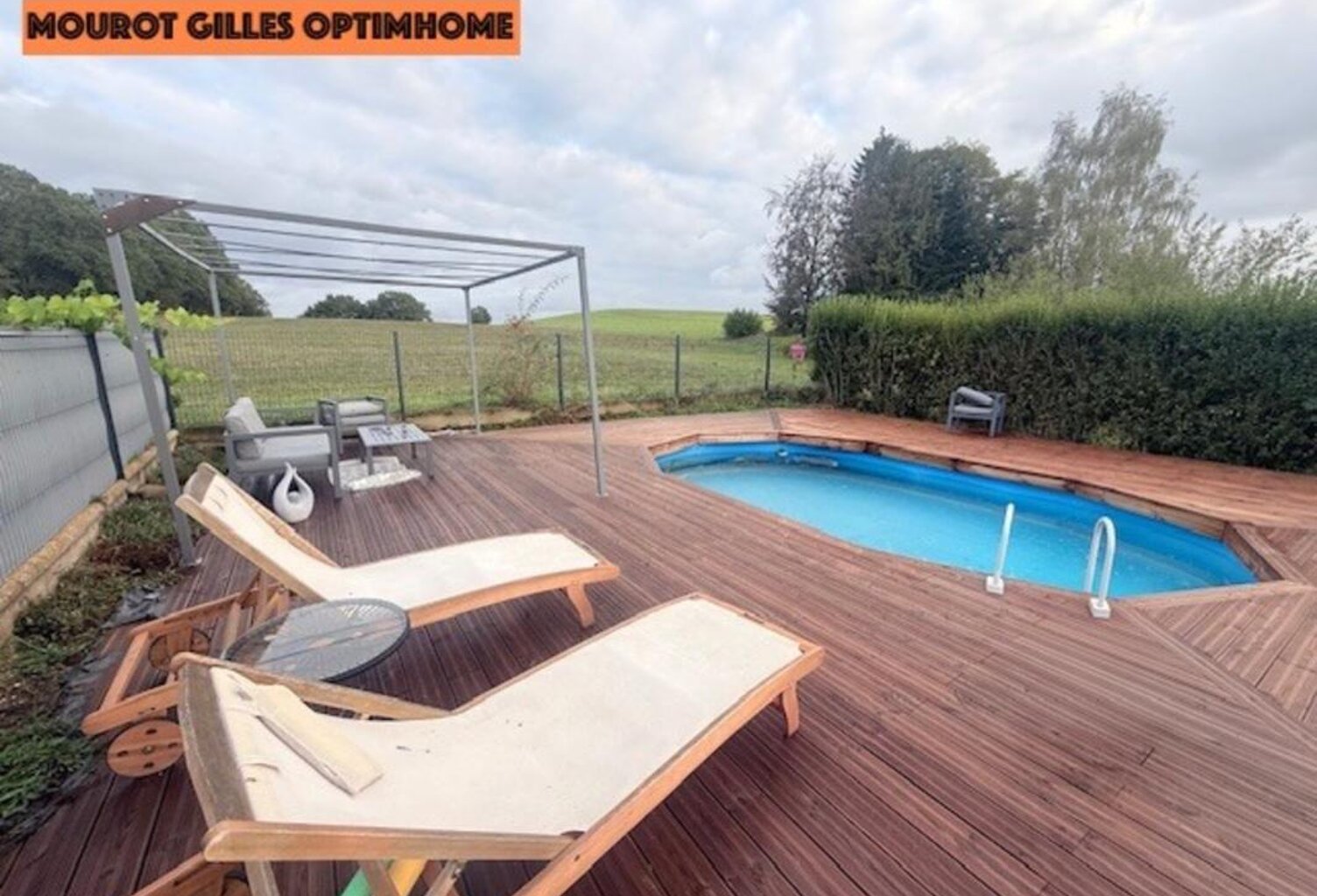 MAISON DE 223 m² AVEC PISCINE ET TERRAIN DE 1 150 m² À HADOL — photo 1