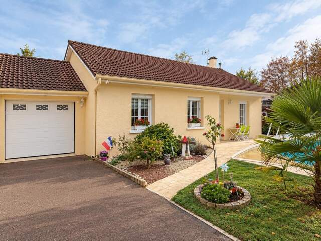 PAVILLON INDIVIDUEL DE PLAIN PIED AVEC PISCINE — photo du bien