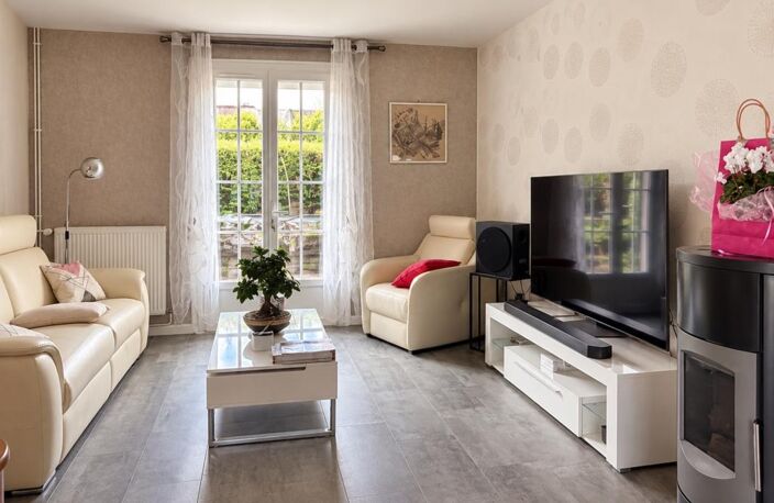 PAVILLON INDIVIDUEL DE PLAIN PIED AVEC PISCINE — photo 4