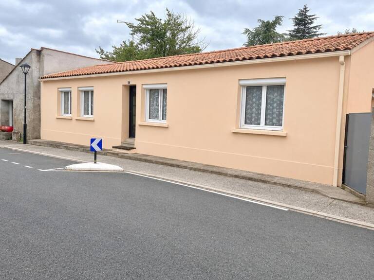 SAINT AUBIN LA PLAINE COEUR DE VILLAGE LONGERE EN PIERRES RENOVEE 4 CHAMBRES AVEC DEPENDANCE ET JARDIN — photo 1