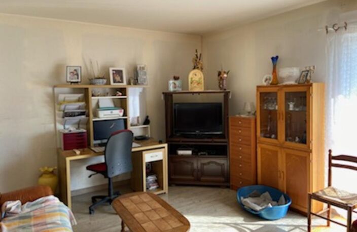 SAINT AUBIN LA PLAINE COEUR DE VILLAGE LONGERE EN PIERRES RENOVEE 4 CHAMBRES AVEC DEPENDANCE ET JARDIN — photo 5