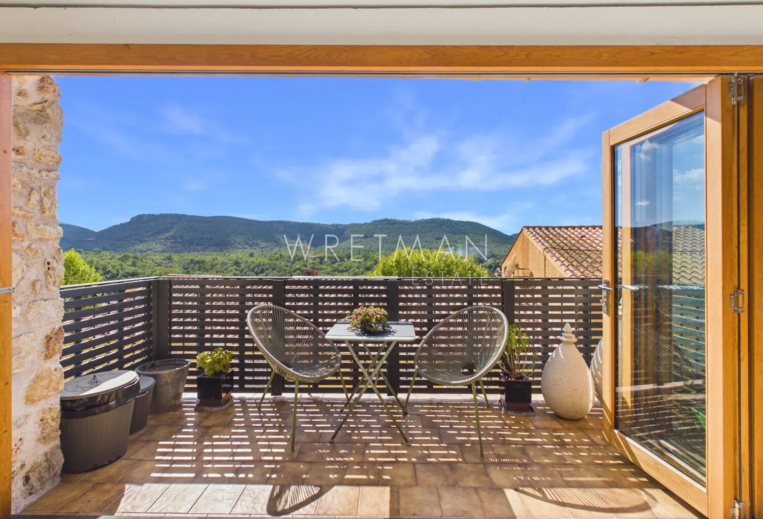 Charmante maison de village avec terrasse et vue sur les colline — photo 1