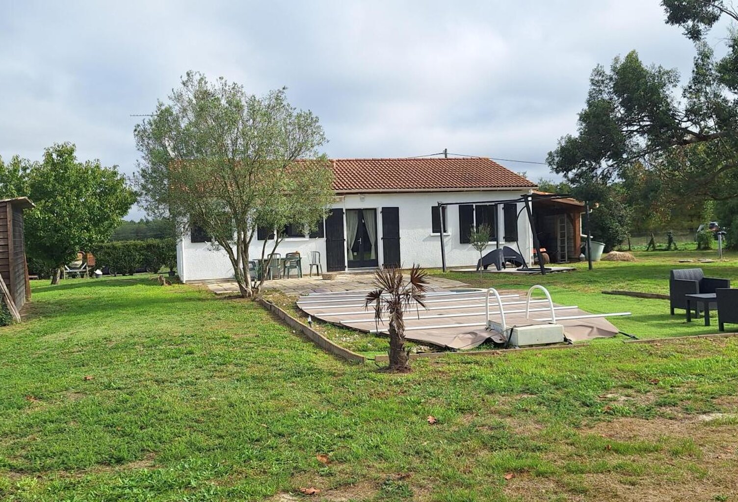 MAISON AVEC PISCINE ET GRAND TERRAIN A VENDRE PROCHE LANGON — photo 1
